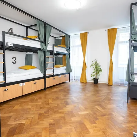 White Wolf House & Vandrarhem *