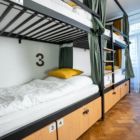 Hostel White Wolf House & Praag