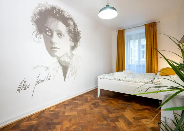 White Wolf House & * Praag