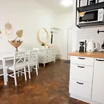 White Wolf House & Hostel Prag